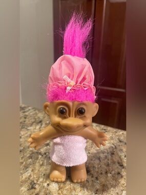 Vintage Troll Russ Shower girl doll